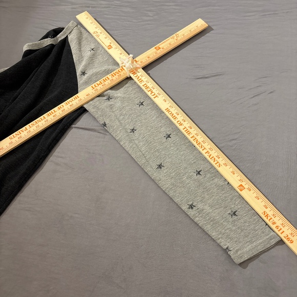 Aeropostale Y2K Dark Grey and Light Grey Faded Star crewneck Longsleeve - Picture 4 of 5